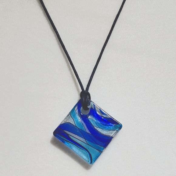 Pendant necklace - Picture 2 of 4